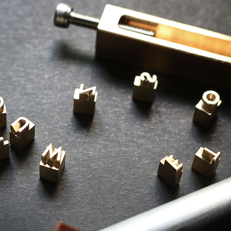 caractères kit à marquer le cuir